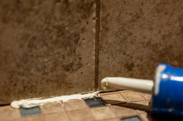 Shower Caulk Replacement in Strongsville